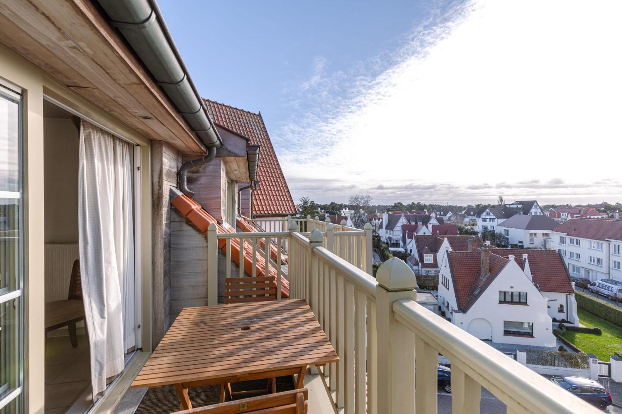 Appartement Charming Spacious Duplex Apt With Private Parking In Knokke Extérieur photo